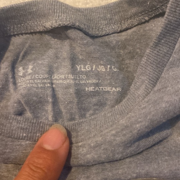 Girls under armour tee - Picture 2 of 2